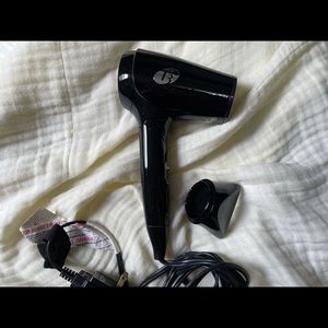 T3 Featherweight Compact Folding Dryer in Black